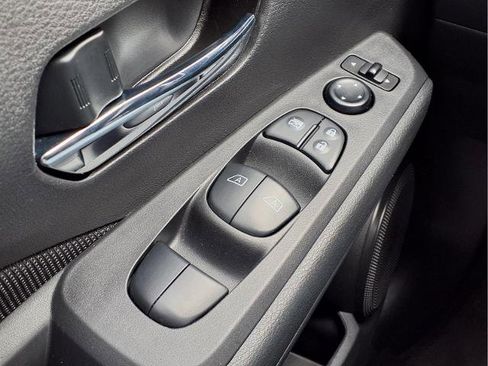 Certified 2021 Nissan Kicks SV FWD image 24