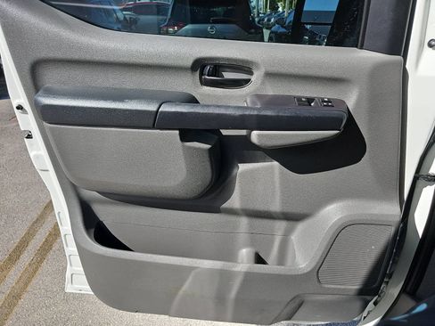 Used 2018 Nissan NV 1500 SV RWD image 23