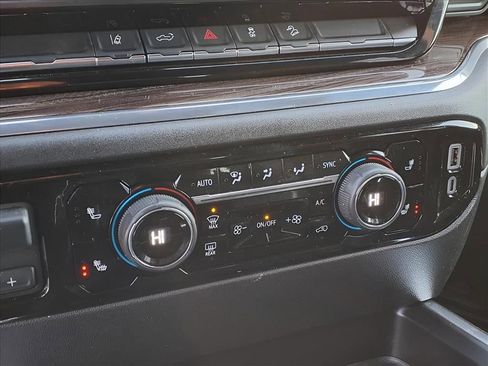 Certified 2024 Chevrolet Silverado 2500 LT w/ Convenience Package image 13