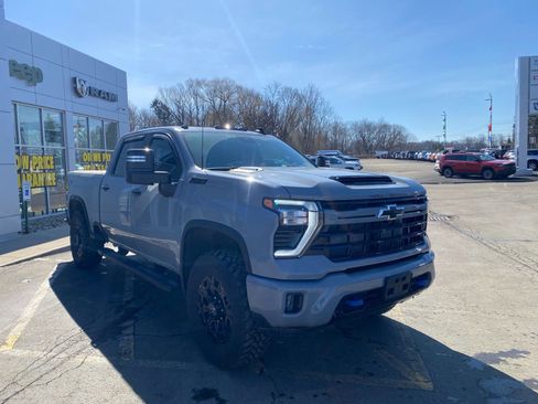 Used 2024 Chevrolet Silverado 2500 LT w/ Z71 Sport Edition image 7