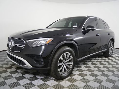 Used 2024 Mercedes-Benz GLC 300 4MATIC image 6