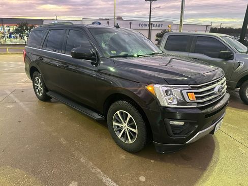 Certified 2020 Ford Expedition XLT image 11