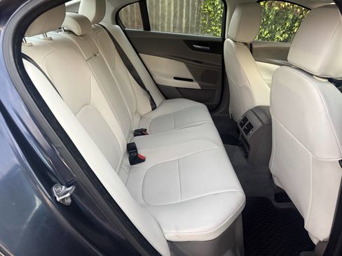 Used 2017 Jaguar XE Premium image 17