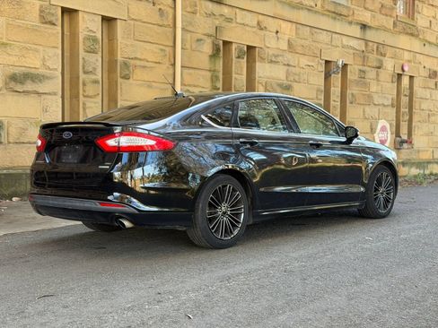 Used 2014 Ford Fusion SE FWD image 4
