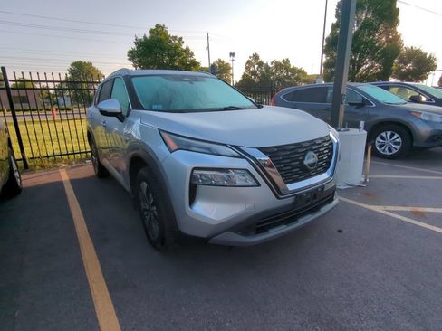 Used 2022 Nissan Rogue SV w/ SV Premium Package AWD/4WD image 3