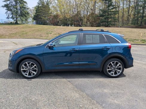 Used 2022 Kia Niro Touring Special Edition image 7