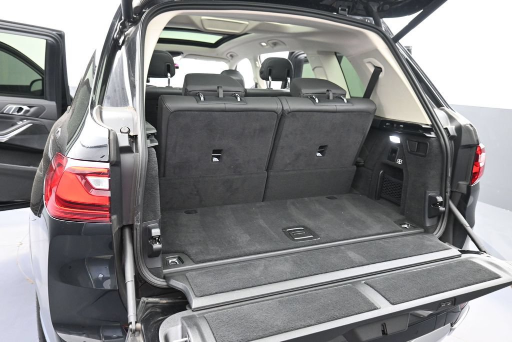 Used 2022 BMW X7 xDrive40i w/ Executive Package AWD/4WD image 18