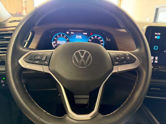 Used 2025 Volkswagen Atlas SE FWD image 20