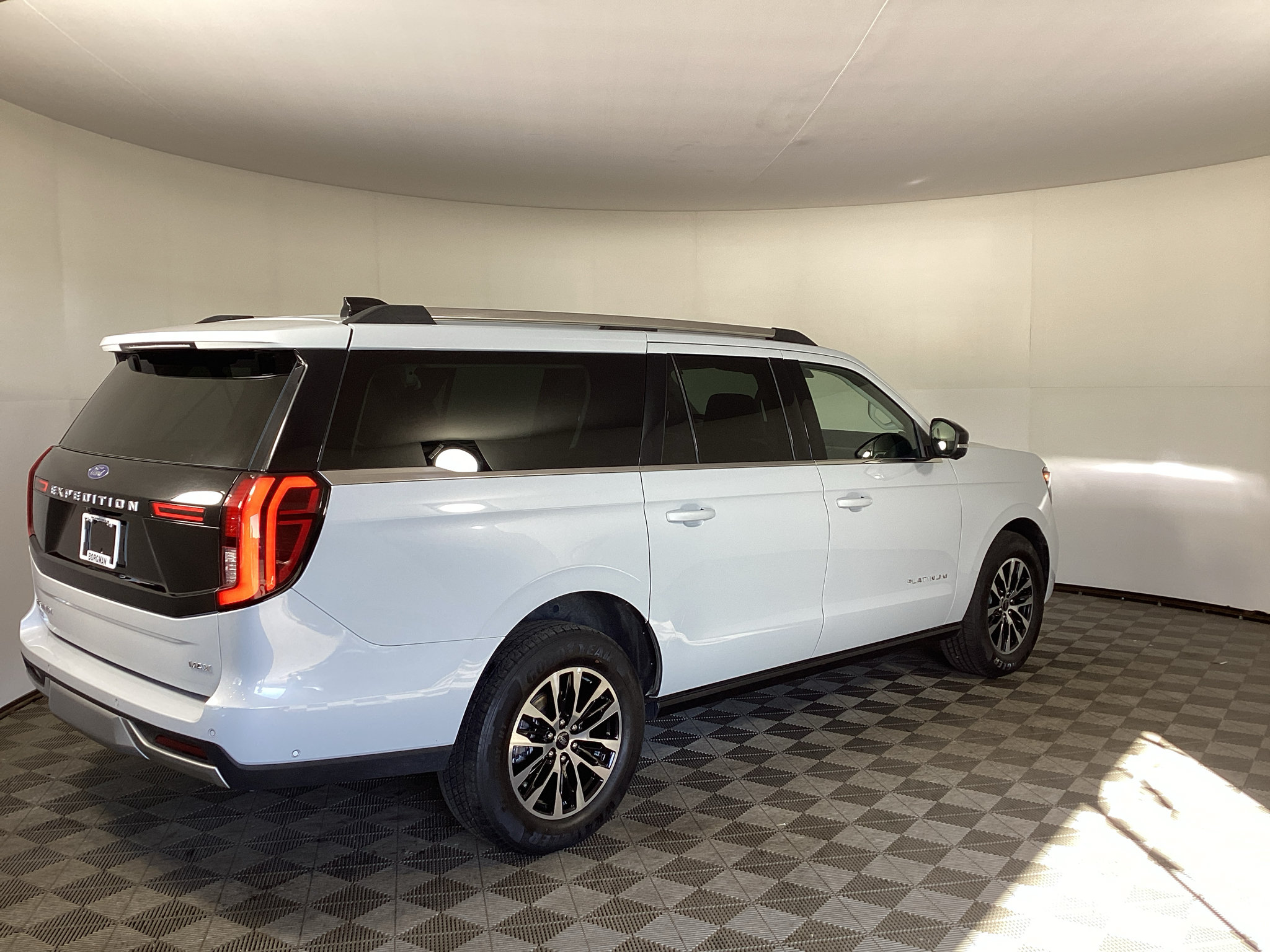 Certified 2025 Ford Expedition Max Platinum AWD/4WD image 2