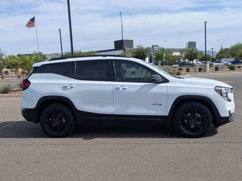 Used 2024 GMC Terrain AT4 w/ Tech Package AWD/4WD image 6
