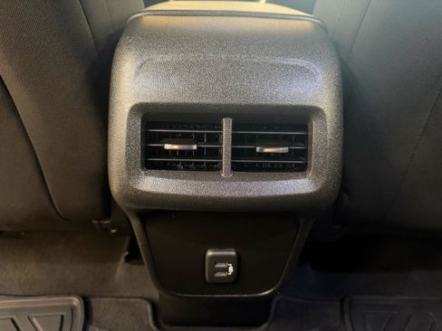 Used 2019 Chevrolet Equinox LT FWD image 23