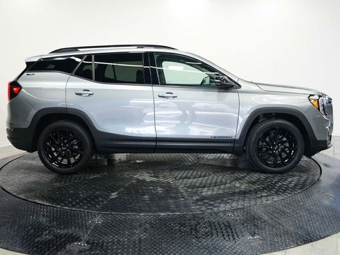 Used 2023 GMC Terrain SLT w/ Tech Package AWD/4WD image 5