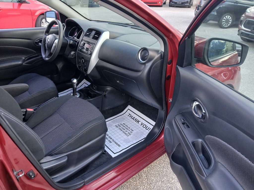 Used 2018 Nissan Versa SV FWD image 10