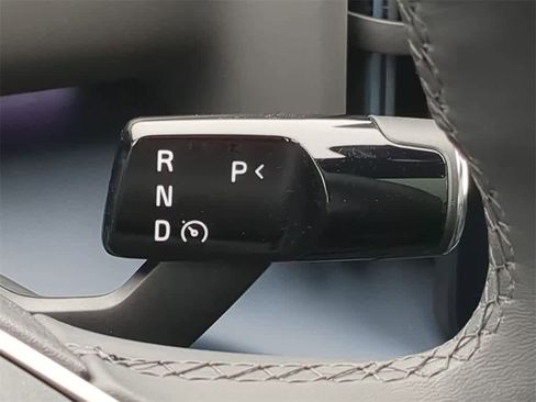 Used 2025 Volvo EX30 Plus w/ Protection Package Premier image 29