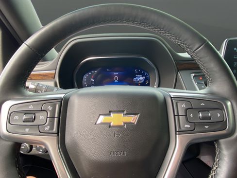 Used 2024 Chevrolet Tahoe Premier AWD/4WD image 16