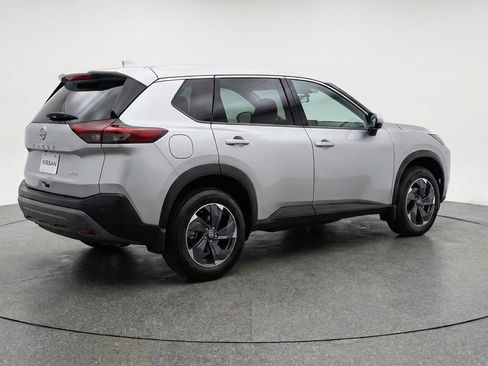 Used 2025 Nissan Rogue SV AWD/4WD image 9