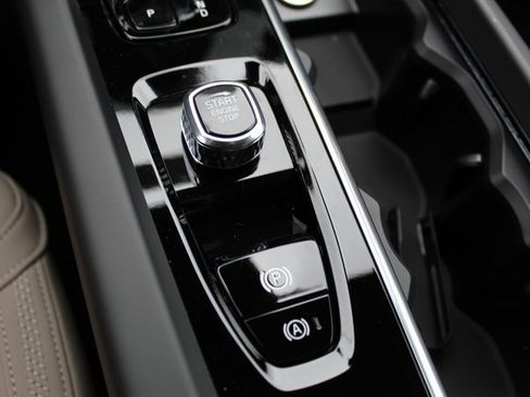 New 2026 Volvo XC60 B5 Plus w/ Protection Package Premier image 26