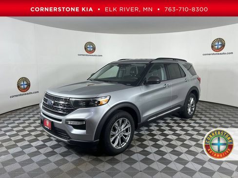 Used 2023 Ford Explorer XLT w/ Equipment Group 202A AWD/4WD image 1