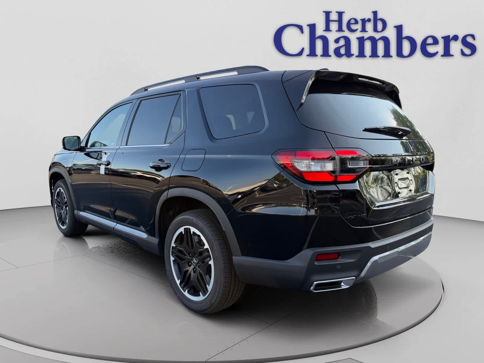 Used 2026 Honda Pilot image 3