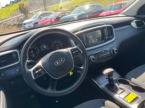 Used 2020 Kia Sorento FWD V6 image 14