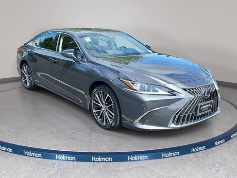 Certified 2022 Lexus ES 300h w/ Premium Package FWD image 3