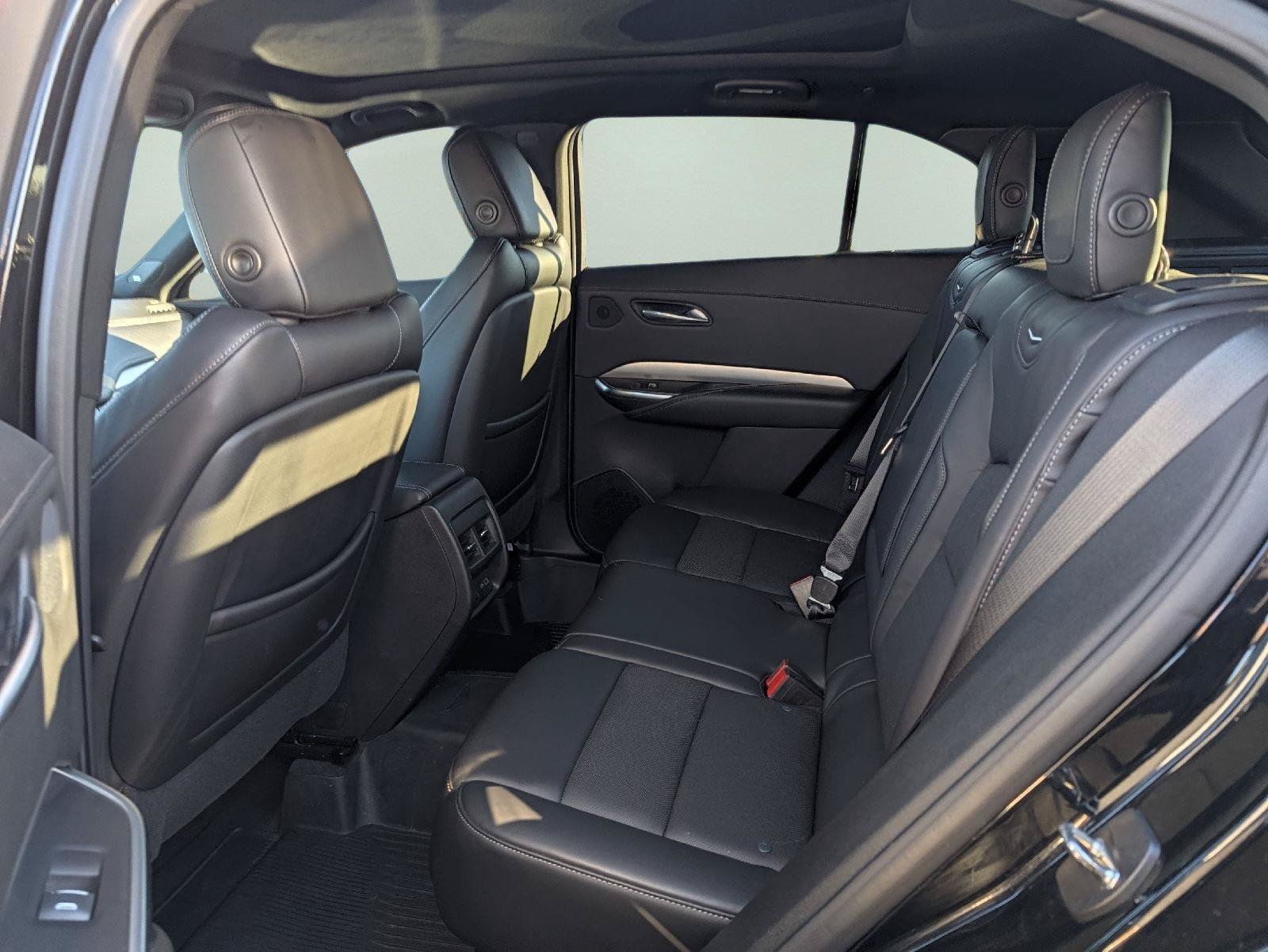 Used 2020 Cadillac XT4 Premium Luxury AWD/4WD image 19