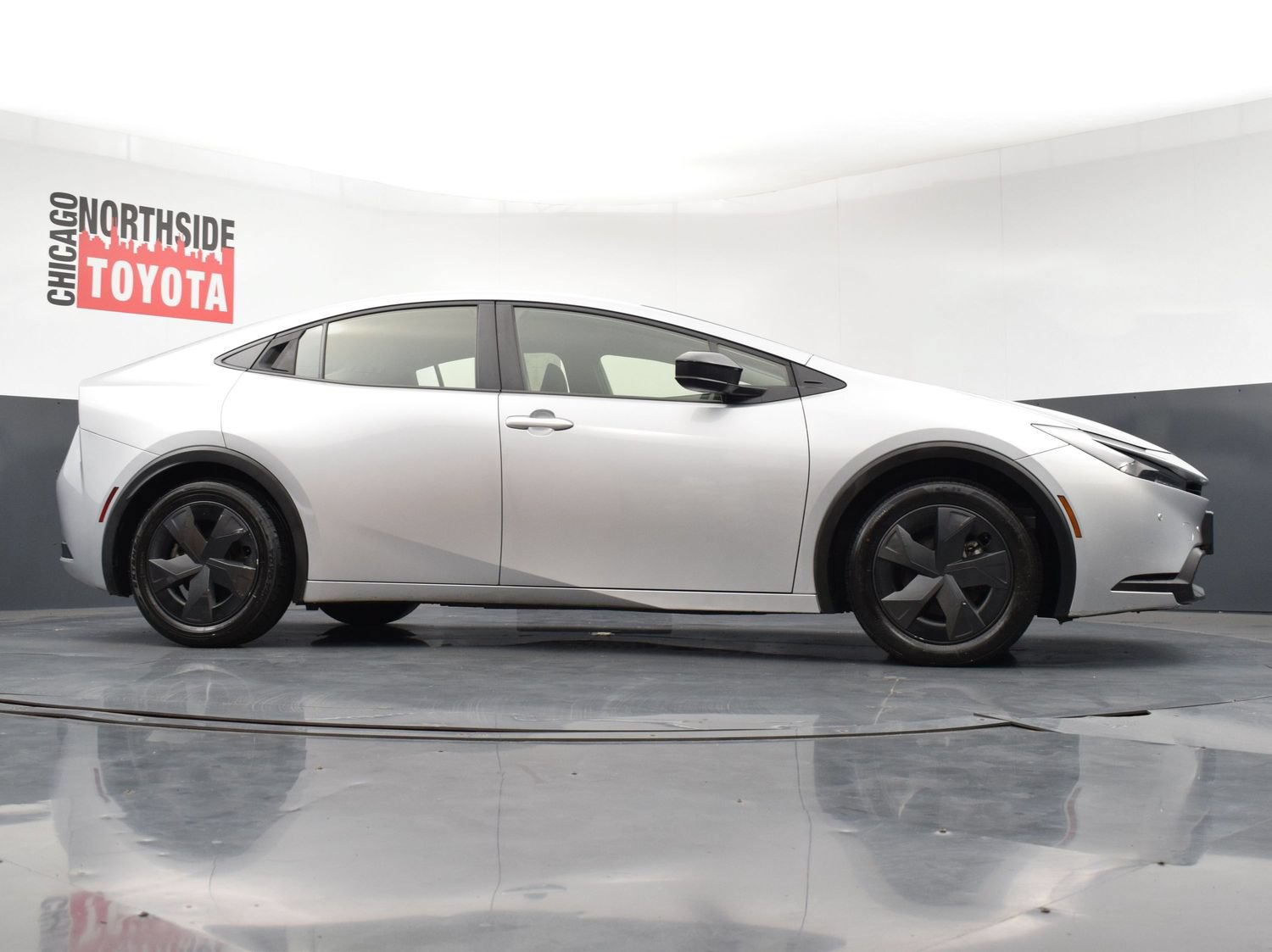 Used 2025 Toyota Prius LE FWD image 27