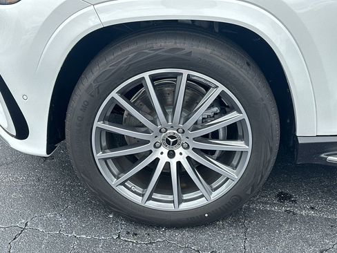 New 2026 Mercedes-Benz GLS 580 4MATIC image 12