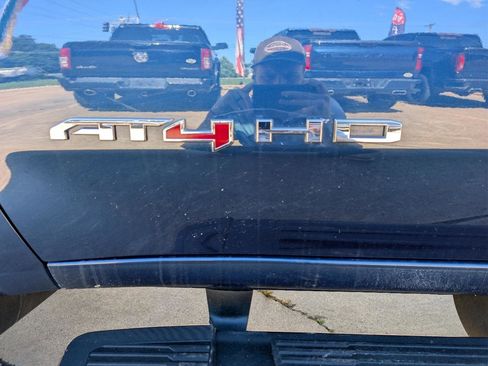 Used 2020 GMC Sierra 2500 AT4 w/ AT4 Premium Package AWD/4WD image 19