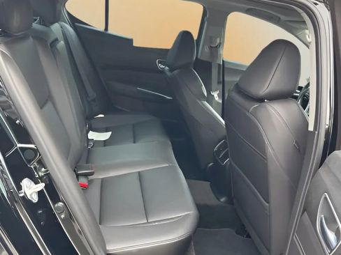 Used 2018 Acura TLX FWD image 12