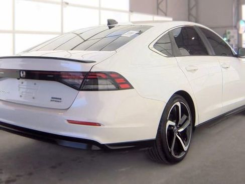 Used 2023 Honda Accord Sport image 4