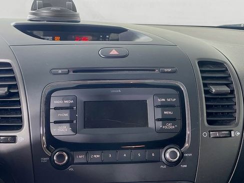 Used 2017 Kia Forte LX image 14