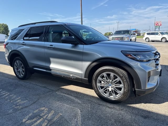 Used 2025 Ford Explorer Active w/ Active Comfort Package AWD/4WD image 5