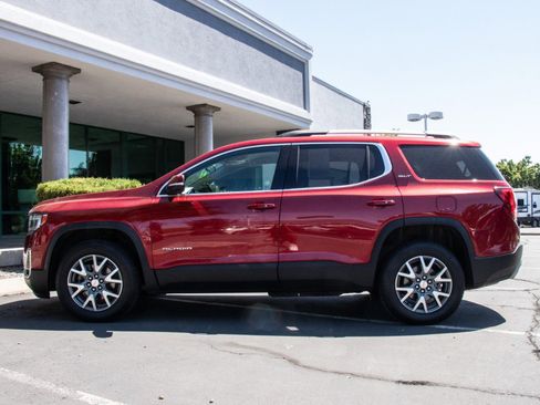 Used 2023 GMC Acadia SLT image 4