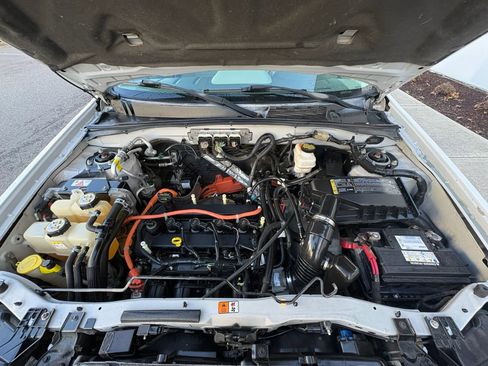Used 2010 Ford Escape 2WD Hybrid image 23