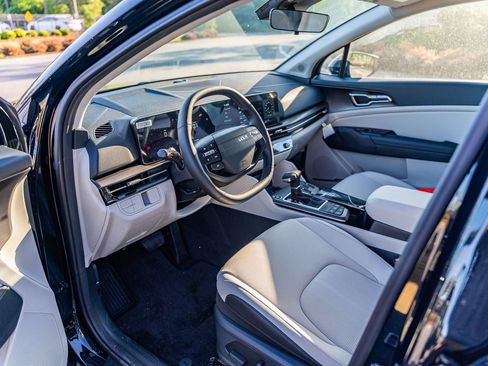 New 2026 Kia Sportage EX FWD image 12