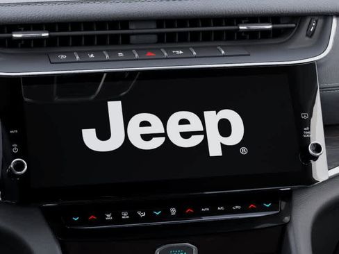 New 2026 Jeep Grand Cherokee Limited w/ Limited Altitude Package AWD/4WD image 18