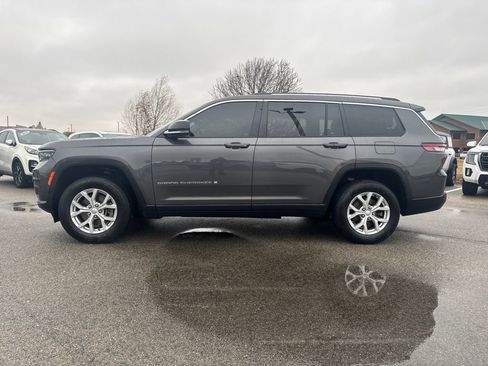 Used 2023 Jeep Grand Cherokee L Limited w/ Luxury Tech Group II image 3