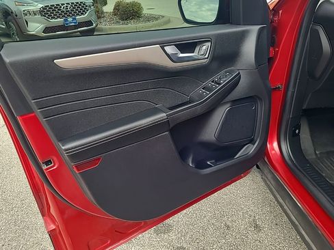 Used 2022 Ford Escape SEL image 11