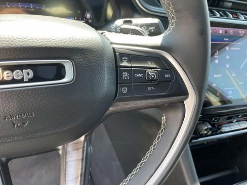 Used 2023 Jeep Grand Cherokee L Limited AWD/4WD image 44