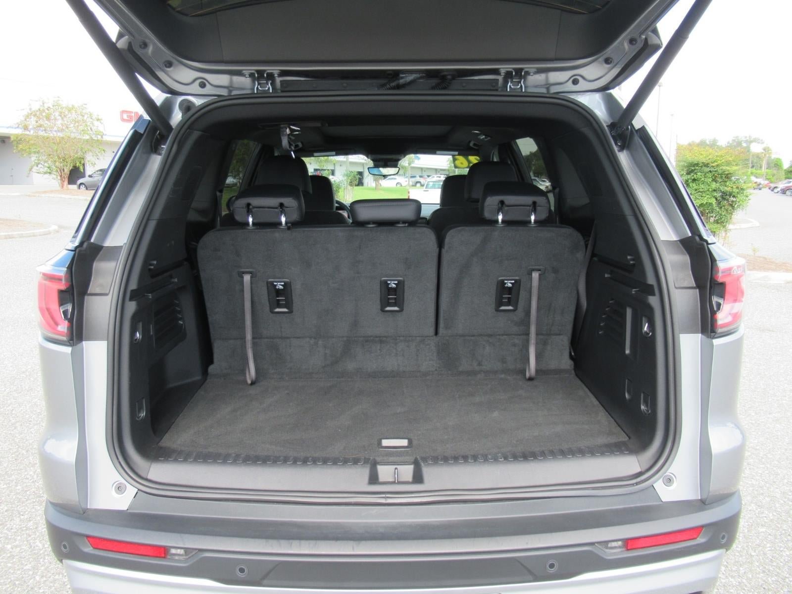 Used 2026 GMC Acadia Elevation w/ Elevation Premium Package FWD image 42