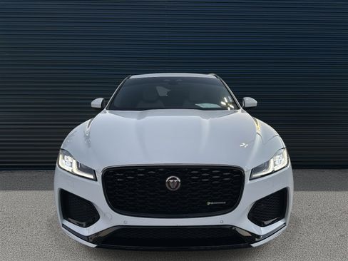 Used 2023 Jaguar F-PACE R-Dynamic S image 8