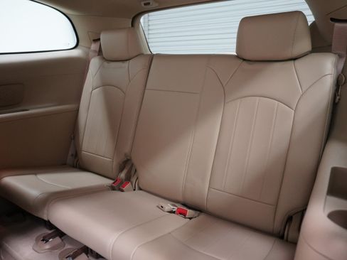 Used 2009 Buick Enclave CXL w/ Entertainment Package #3 FWD image 14