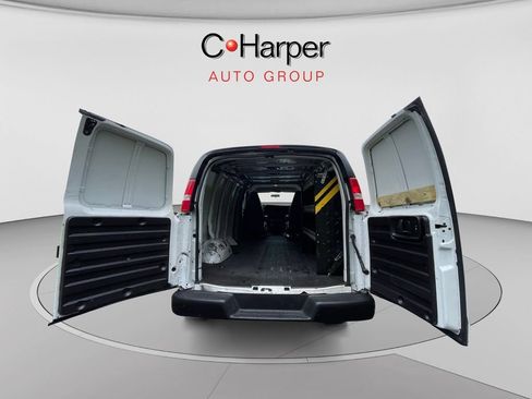 Certified 2021 Chevrolet Express 3500 w/ Driver Convenience Package RWD image 18
