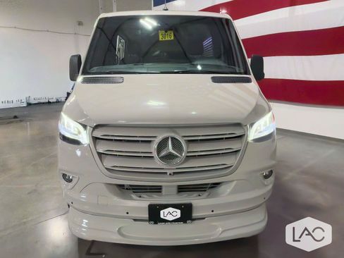 Used 2024 Mercedes-Benz Sprinter 2500 image 24