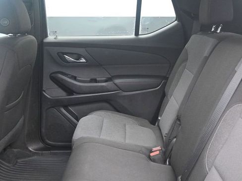 Used 2023 Chevrolet Traverse LT image 9