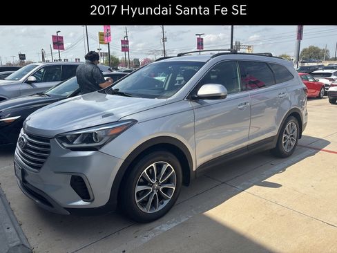 Used 2017 Hyundai Santa Fe SE w/ Cargo Package AWD/4WD image 1