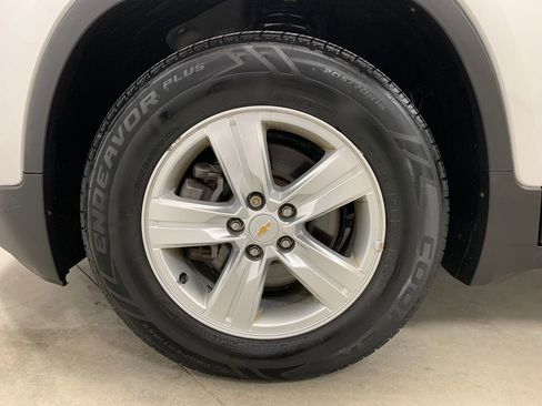 Used 2020 Chevrolet Trax LS w/ Tint and Cruise Package FWD image 17