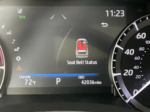 Used 2021 Toyota Highlander XLE image 17