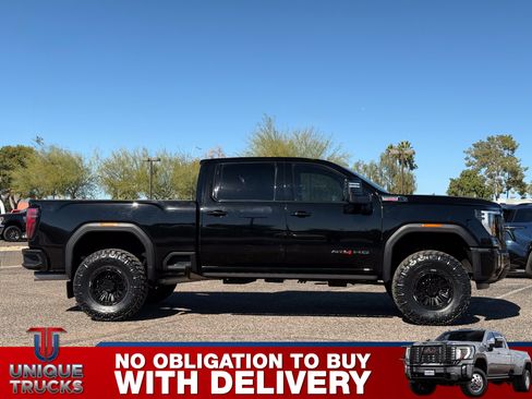Used 2024 GMC Sierra 2500 AT4 image 3